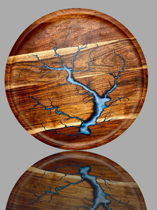 Round resin plate tray – handcrafted in Bairnsdale, Victoria using Australian timber and food-safe epoxy by Fractal Flow Designs