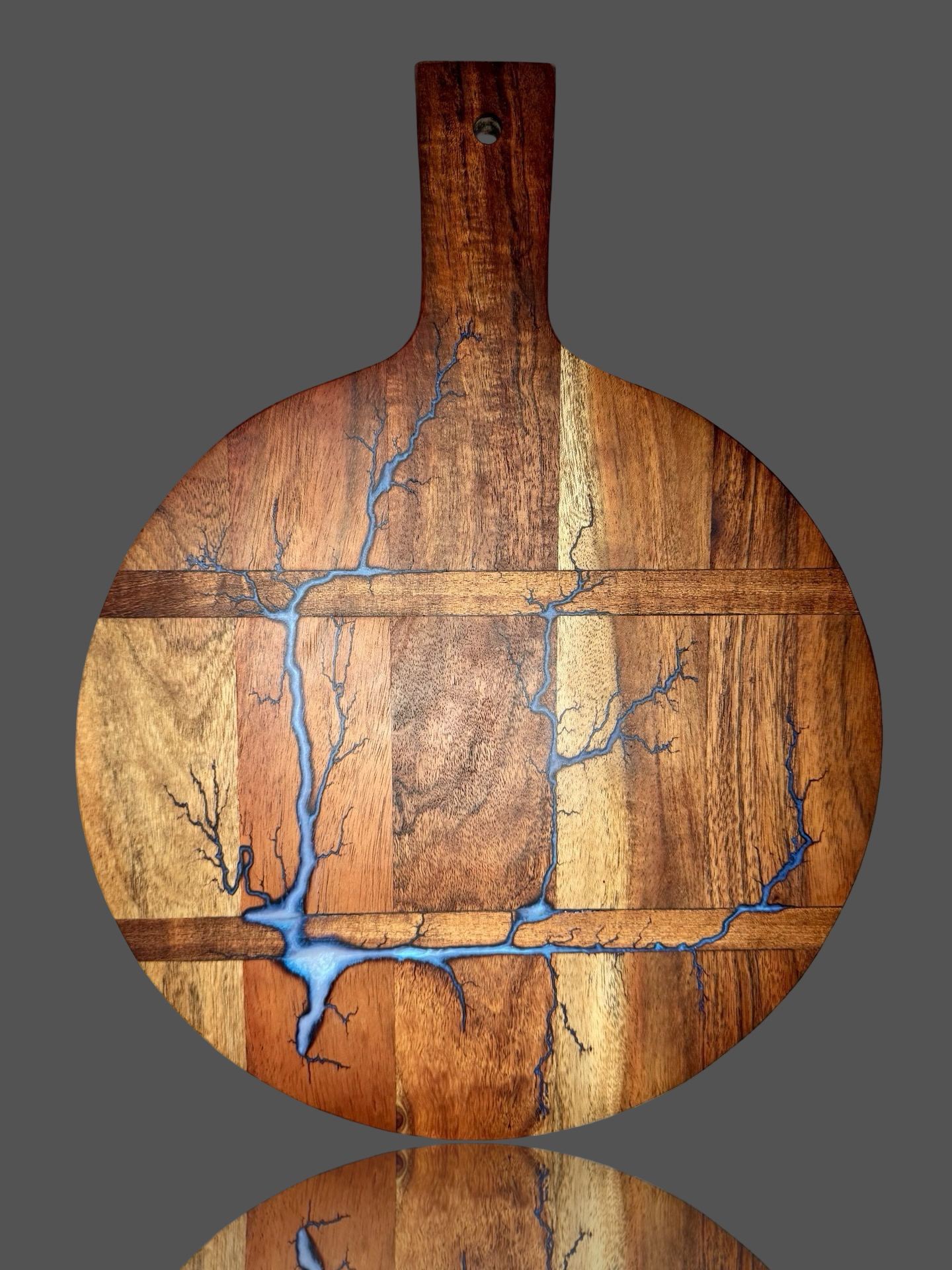 Round resin board with handle – proudly Australian-made, perfect for grazing platters and luxury home gifts